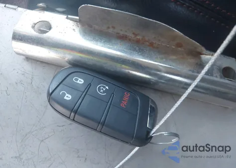 2018 Jeep Compass Trailhawk 4X4 из США, поврежденный, VIN 3C4NJDDB7JT129041